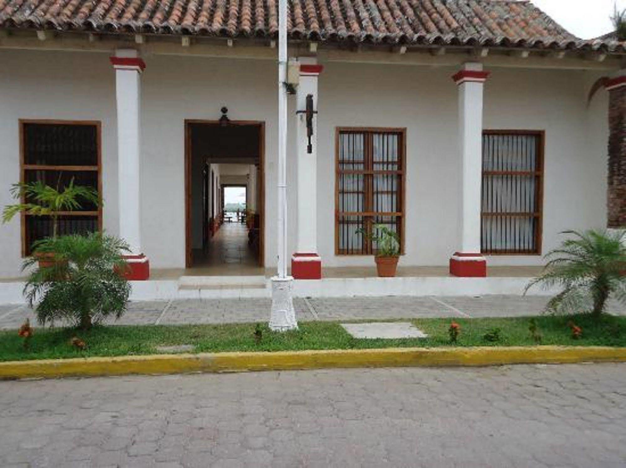 Casa Del Rio Hotell Tlacotalpan Exteriör bild