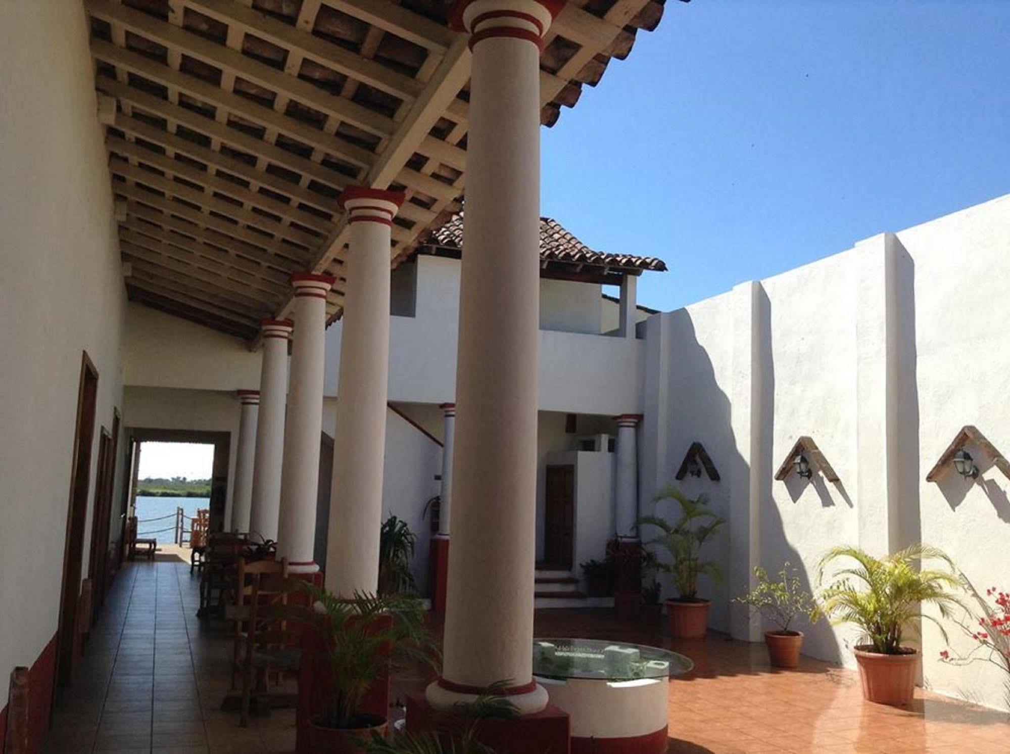 Casa Del Rio Hotell Tlacotalpan Exteriör bild